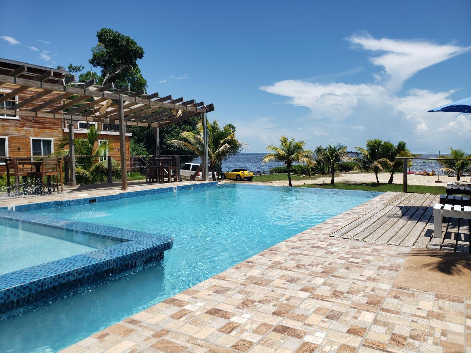 Seaside Chateau Resort Belize City Zewnętrze zdjęcie